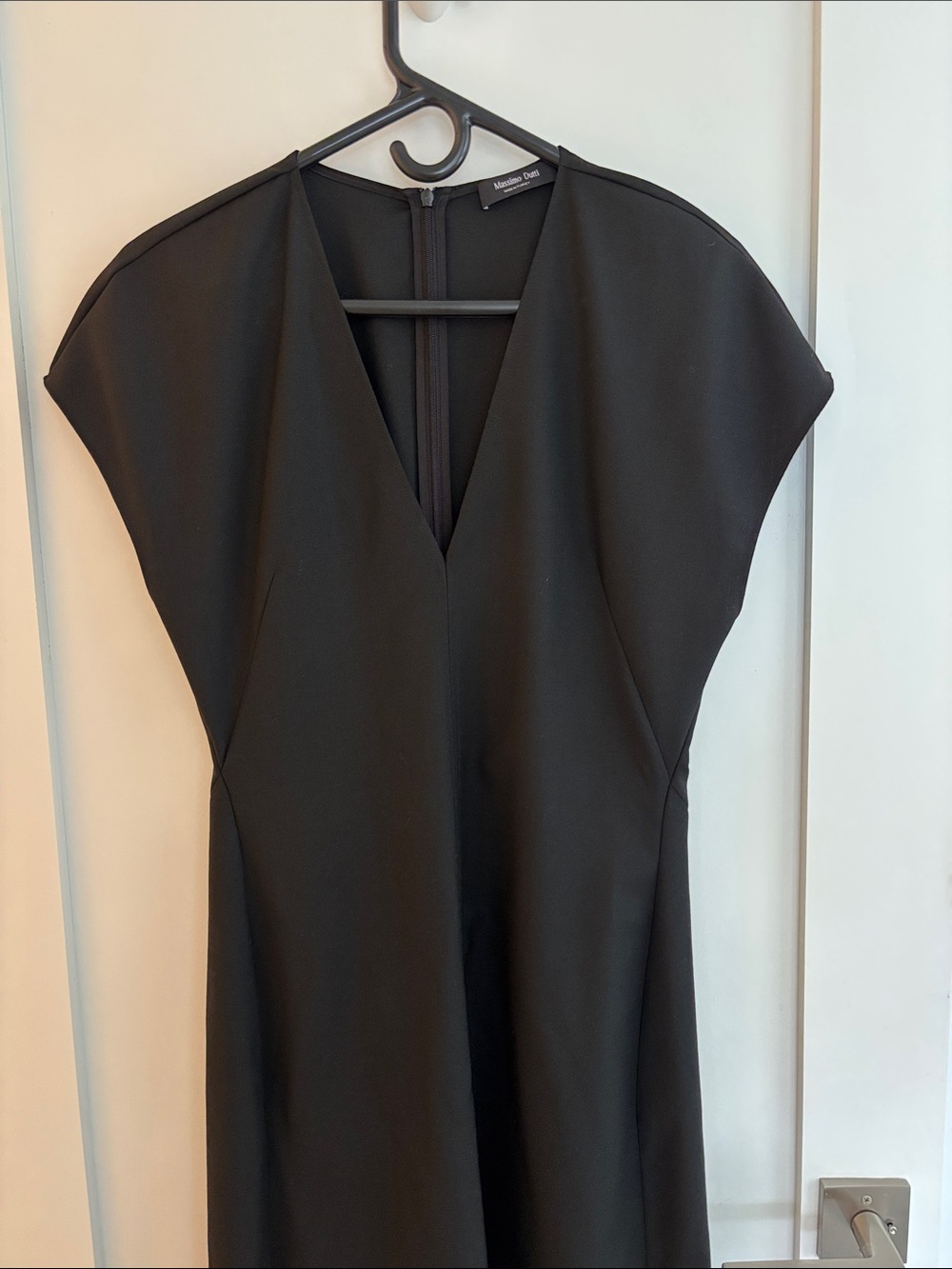 NWOT Massimo Dutti Black V‑Neck Cap‑Sleeve Midi Dress - Picture 3 of 8